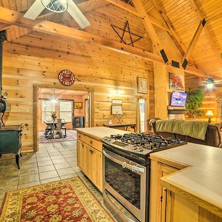 Quiet, Woodsy Retreat Deck And Kentucky Lake Access New Concord Eksteriør billede